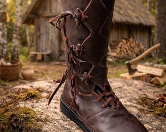 Auténticas botas medievales de cuero hechas a mano con punta redondeada - Calzado para recreaciones históricas
