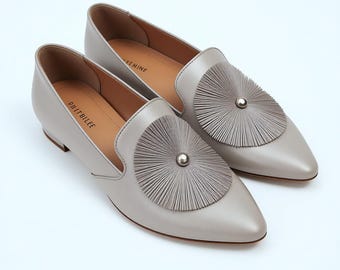 Mocassin femme chic  | chaussures satin élégantes | chaussures habillées pour soirée et mariage .
