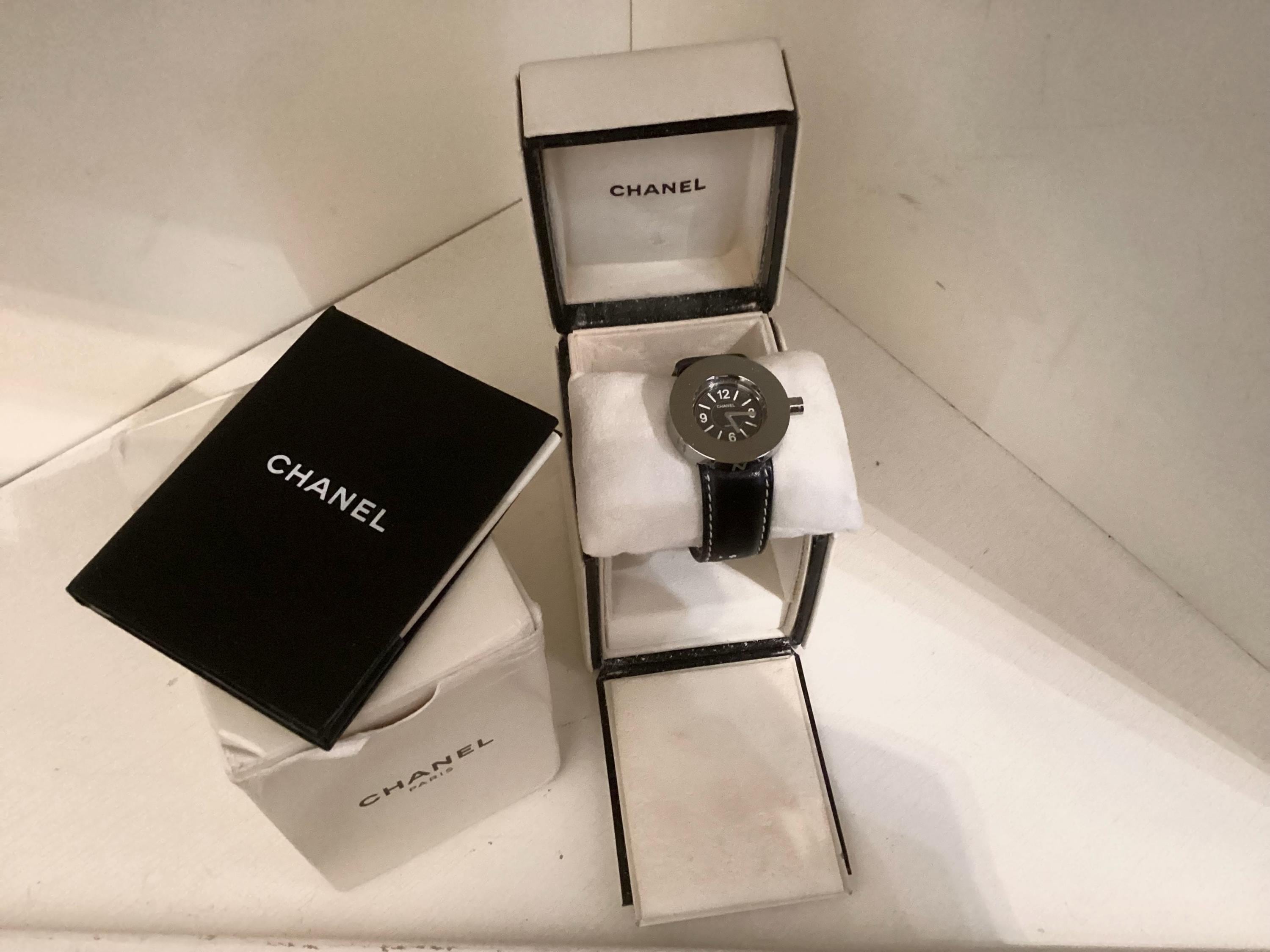 CHANEL Vintage Silver-Tone Ladies Bracelet Watch identify] Chanel vintage watch : r/Watches main image 2