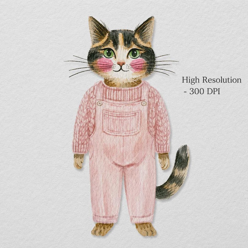 K&ouml;nnte beinhalten: Eine Aquarellillustration einer Gl&uuml;ckskatze mit gr&uuml;nen Augen und rosa Wangen, die einen hellrosa Zopfmuster-Pullover unter einer rosa Latzhose tr&auml;gt. Die Katze hat einen gestreiften Schwanz und steht aufrecht. Der Text High Resolution - 300 DPI ist sichtbar.