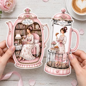 Peut inclure: Deux illustrations en papier découpé représentant une théière rose et une presse française. La scène de la théière montre une personne lisant dans une bibliothèque avec le texte The Teapot Reading Room. La presse française montre une personne mangeant un croissant sur un balcon avec le texte Croissant Breakfast Balcony.