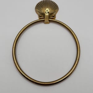 Vintage Solid Brass Seashell Towel Ring Holder Nautical Coastal Bathroom Decor Antique Gold Scalloped Clam Shell Hand Towel Wall Mount