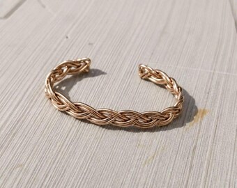 Bracciale rigido intrecciato in oro | Bracciale aperto regolabile | Gioiello di tendenza con catena intrecciata a mano per donna