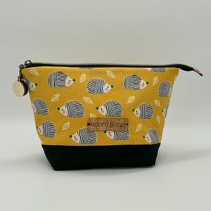 Hedgehog autumnal zipper project bag