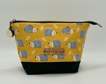 Hedgehog autumnal zipper project bag