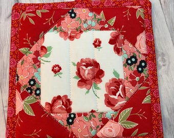 Single Pink Red Rose pieced potholder, 8” homemade quilted