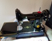 Singer Featherweight 221 circa 1948 Serial AH994