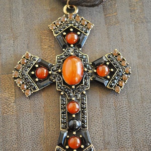 BROWN/BLACK CROSS adjustable necklace
