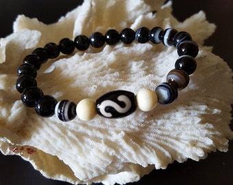 BLACK BONE stretchy beaded bracelet