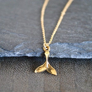 GOLD FILLED WHATE tail necklace