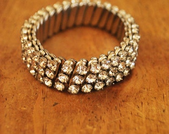 1920s Vintage stretch rhinestone bracelet... Elegant piece