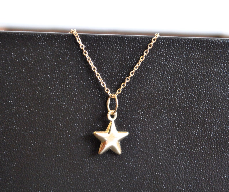 14 karat solid GOLD STAR NECKLACE. image 4