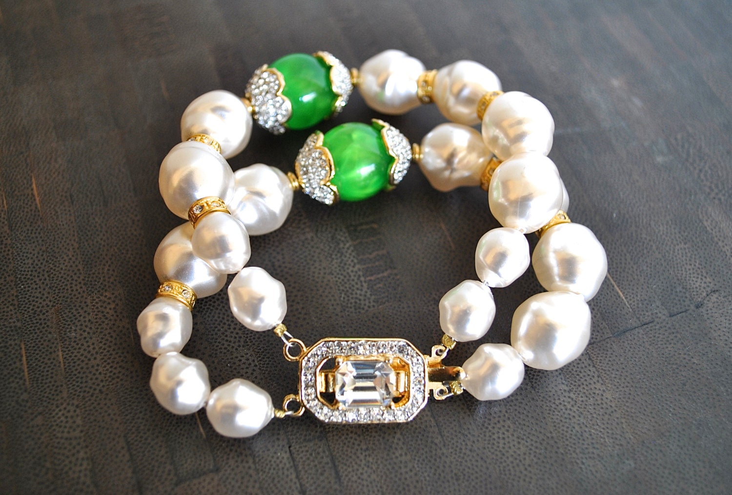 Vintage Pearl & Gold Green Gem Bracelet main image 0