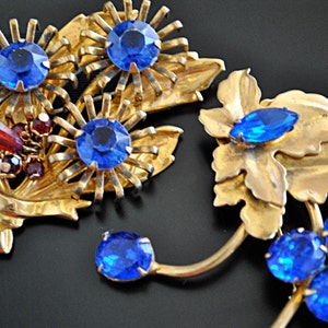 VINTAGE PLATED GOLD flower brooch set