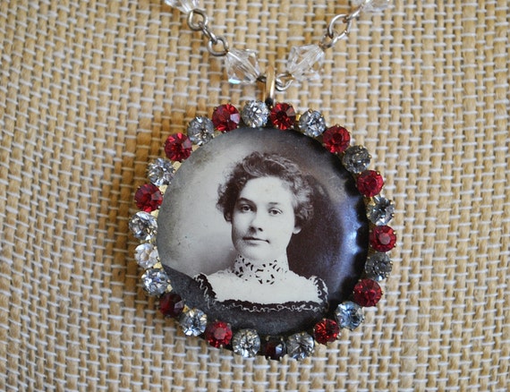 ANTIQUE  PORTRAIT PENDANT necklace.  1898circa - image 1