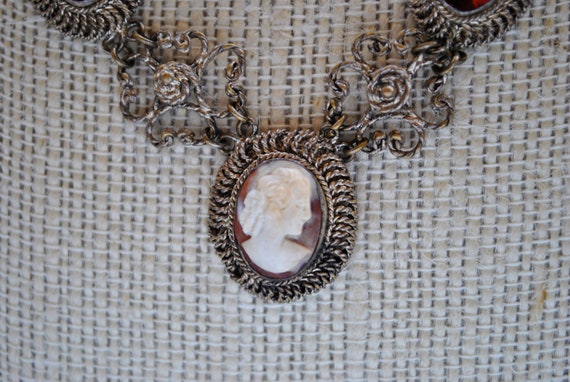 VINTAGE CAMEO NECKLACE - image 3