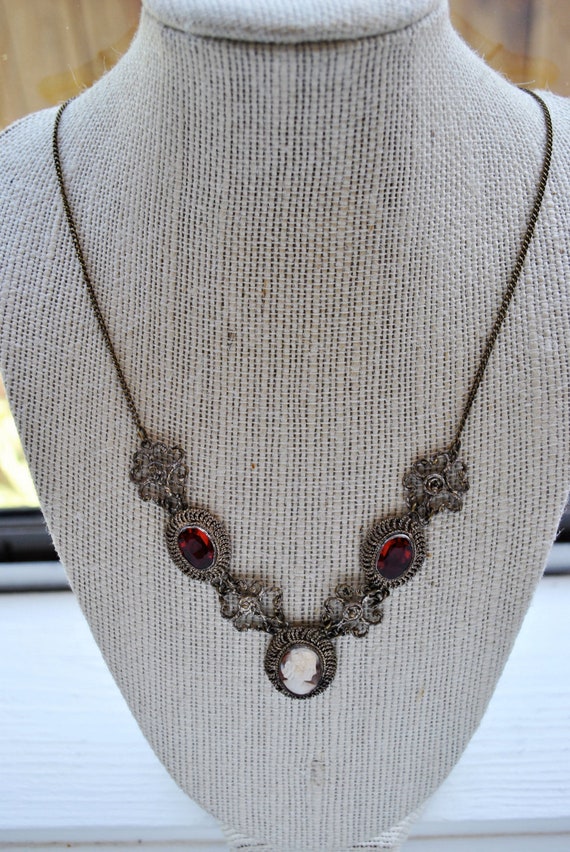 VINTAGE CAMEO NECKLACE - image 2