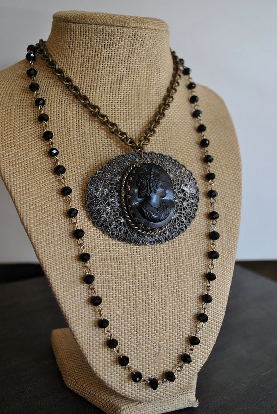 VINTAGE BLACK CAMEO brooch necklace