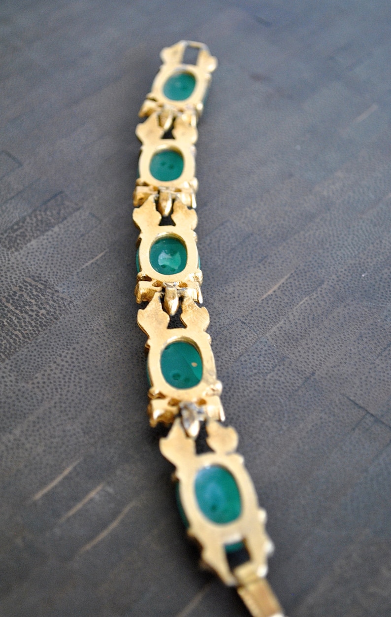 VINTAGE green jade color CARVED gold BRACELET