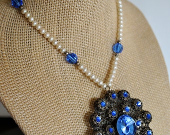 Een van een soort OOSTENRIJKSE BROCHE KETTING