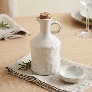 Aceitera de cerámica europea, botella para salsas y vinagres de forma irregular, hecha a mano, con tapa a prueba de fugas.