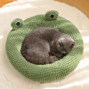Legowisko dla kota w kształcie żaby – urocze, półzamknięte legowisko dla zwierząt, zimowy, ciepły, pluszowy domek dla kociąt, materac dla małego psa, prezent dla zwierzaka w stylu kawaii