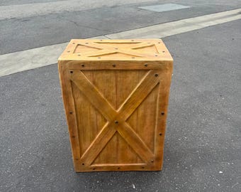 Modern Resin Crate Statue - Minimalist Faux Wood Sculpture for Decor, Entryway Accent, & Industrial Home Office Styling - Unique Art Gift