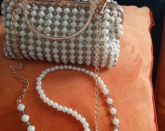 Perline di cristallo fatte a mano. Molto eleganti.