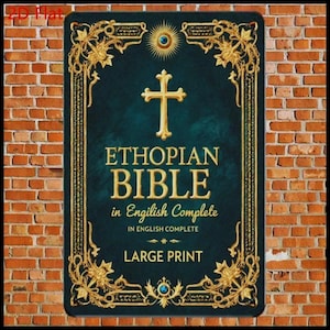 Op de afbeelding: Een rechthoekig bord met de tekst "ETHIOPIAN BIBLE in English Complete" in gouden letters, met een gouden kruis en sierlijke gouden bloemmotieven op een teal achtergrond. Het bord is bevestigd aan een bakstenen muur.