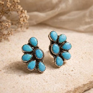 Oryginalne kolczyki z turkusem - kolczyki ze srebra próby 925 - kolczyki w kształcie półgroszku - kolczyki z turkusem w kształcie gruszki i owalu - kolczyki z turkusem