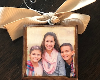 Adorno fotográfico personalizado plano de 2"