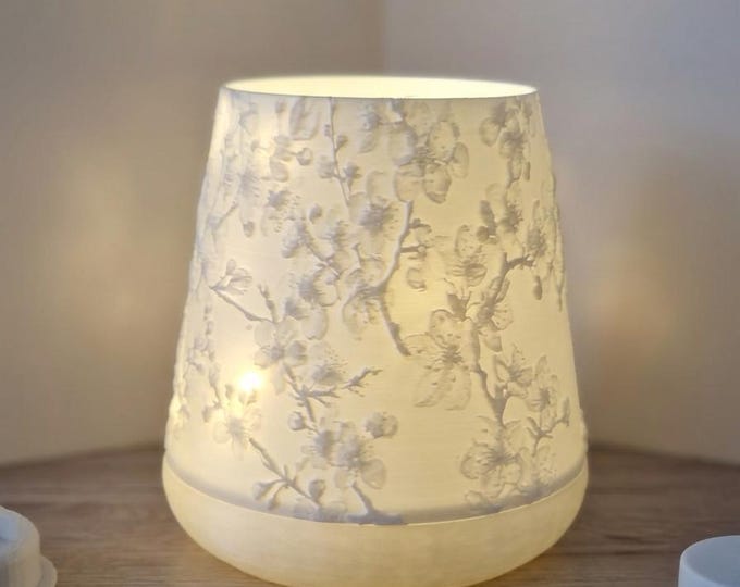 Lithophanie-Tischlampe mit Kirschblüten-Relief