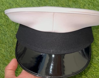 Witte en zwarte jurkpet in militaire stijl – kostuumaccessoire | Hoed in militaire stijl | Veiligheidsuniformpet | Hoed voor parade en ceremonie