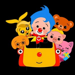 K&ouml;nnte beinhalten: Eine farbenfrohe Cartoon-Illustration mit einer zentralen Figur mit blauen Haaren und roter Nase in einem gelb-roten Auto, umgeben von einem gelben Hasen, einem orangefarbenen Elefanten, einem braunen B&auml;ren, einem rosa Schwein und einer rosa Katze.