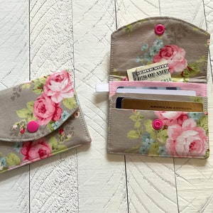 Bonita cartera floral - Tarjetero para mujer - Cartera pequeña a presión - Cartera minimalista - Cartera de viaje - Cartera de bolsillo