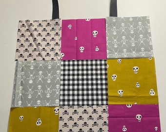 Skull Beginner's Sewing Kit, Easy Halloween Sewing Project, QUILTED TOTE BAG Kit, Learn to Sew, Fabric Kit, Sewing, Quilting, New Sewer