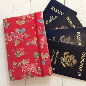 Titular del pasaporte familiar, CATH KIDSTON, tiene capacidad para 4, 6, 8 pasaportes, viajes internacionales APO, accesorio de viaje floral, crucero familiar, billetera