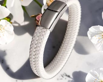 Geflochtenes Lederarmband für Herren, minimalistisches weißes Armband, Edelstahlverschluss