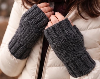 Patrón sencillo para tejer guantes sin dedos / Guantes de invierno para principiantes (Descarga en PDF)