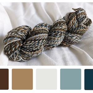 Handgesponnenes Garn - Braun-, Blau-, Hellbraun-, Cremetöne - Superfine Merino - Worsted