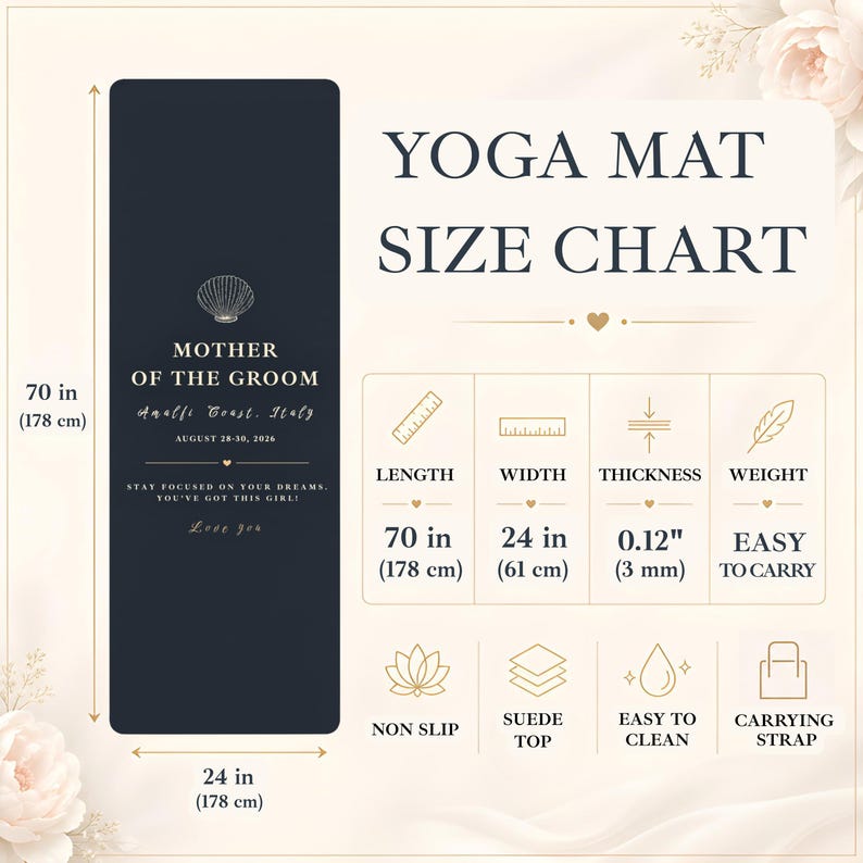 Pu&ograve; includere: Tappetino da yoga blu navy con grafica a conchiglia e testo "Mother of the Groom, Amalfi Coast, Italy, August 28-30, 2024." Il tappetino misura 178 cm di lunghezza, 61 cm di larghezza e 3 mm di spessore. Presenta un top in pelle scamosciata antiscivolo e una cinghia.