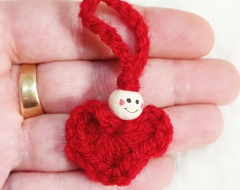 Mini coeurs, porte-bonheur pour la Saint Valentin avec un poème