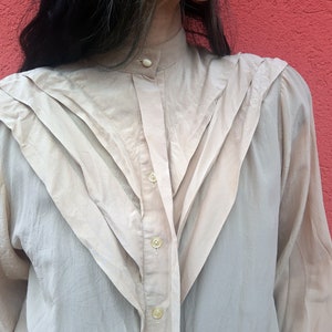 Vintage Yugoslavia Fashion brand Mura Women&#39;s Blouse//Pearly Silk Vintage Blouse