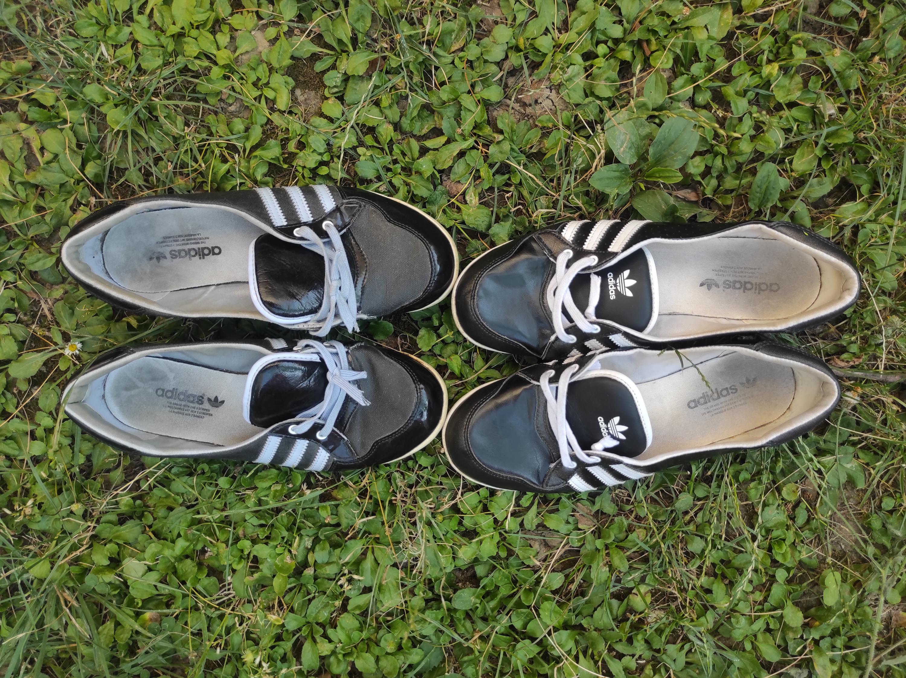 adidas gazelle silver green womens adidas Yeezy Boost 350 V2 Olive (Damaged Box)