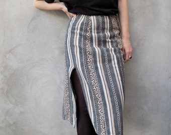 VNTG Pencil Striped Skirt/70s Abstract Aztec Striped Linen Skirt