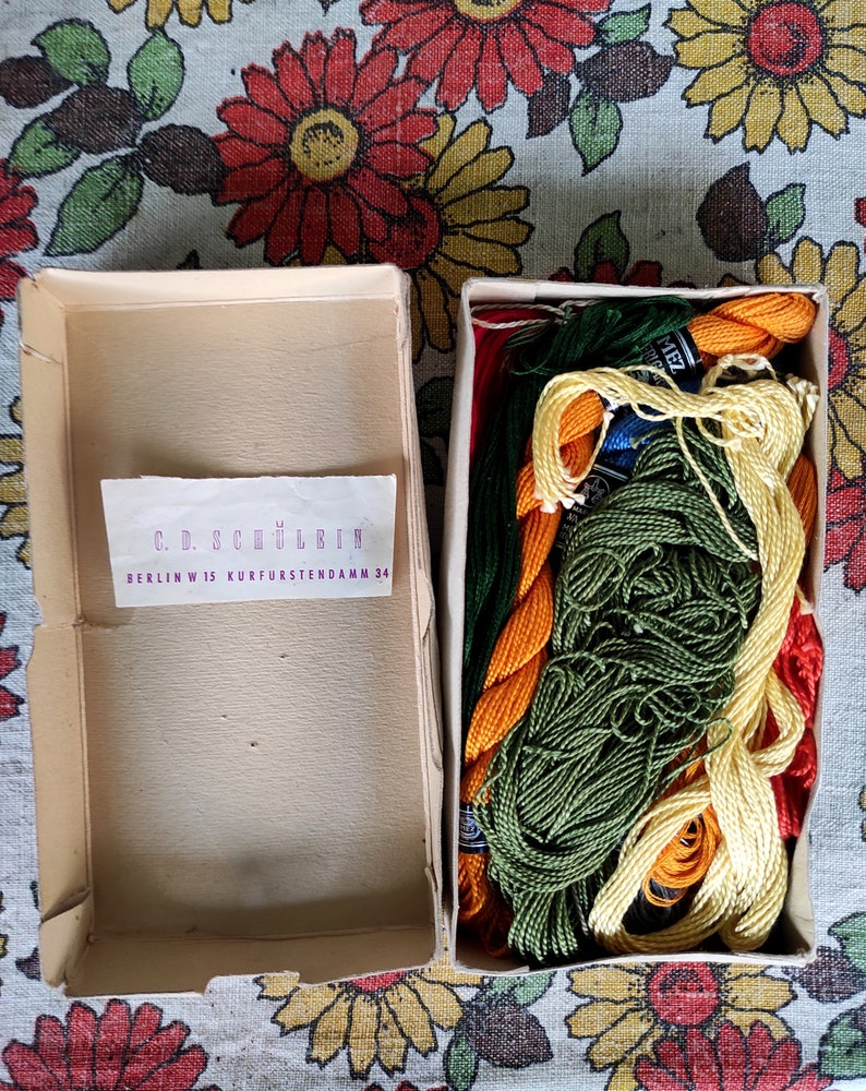 MEZ Vintage Embroidery Thread//set of 10 Colours for Embroidery