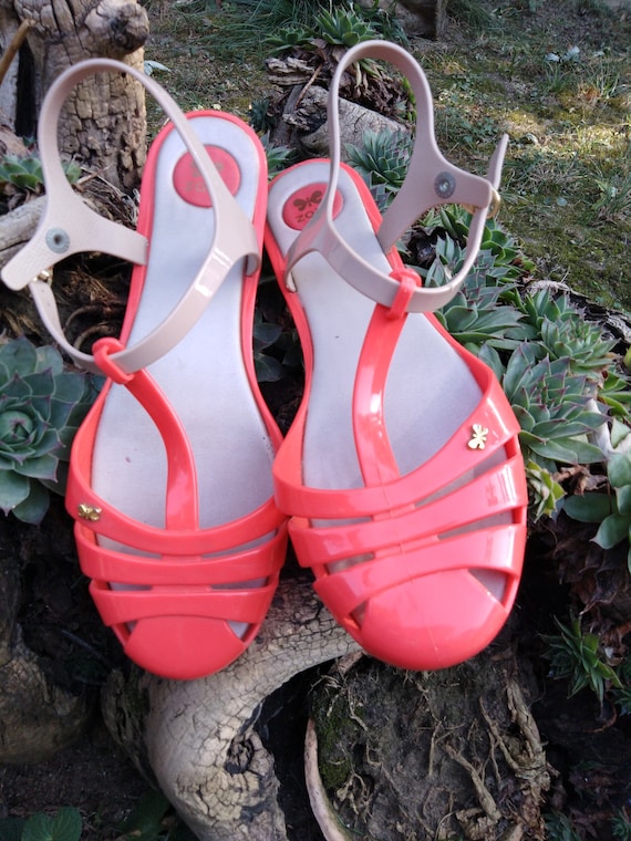 jelly sandals 80s