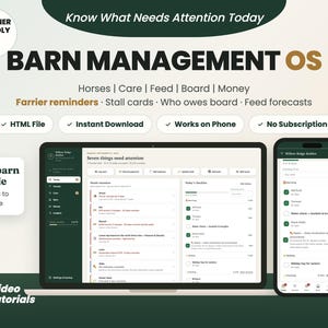 Può includere: Una dashboard digitale Barn Management OS visualizzata su uno schermo di un portatile e di uno smartphone. L'interfaccia presenta sezioni per cavalli, cura, alimentazione, pensione e denaro, con testo che include "Know What Needs Attention Today".