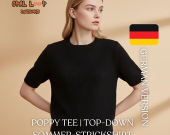Puede incluir: Un suéter de punto negro de manga corta con un sutil patrón de corazón en relieve en el pecho. El texto "OPAL LOOP DESIGNS" aparece en la esquina superior izquierda, mientras que "POPPY TEE | TOP-DOWN SOMMER-STRICKSHIRT" está impreso abajo.
