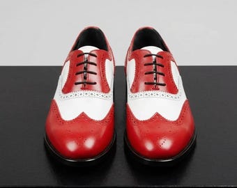 Zapatos brogue de hombre hechos a mano en rojo y blanco con puntera de ala - Zapatos de vestir Oxford bicolor estilo Gatsby personalizados